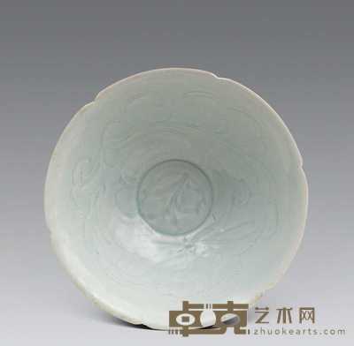 宋 湖田窑青白釉刻花碗 高7.3cm；口径20.3cm；底径6.2cm